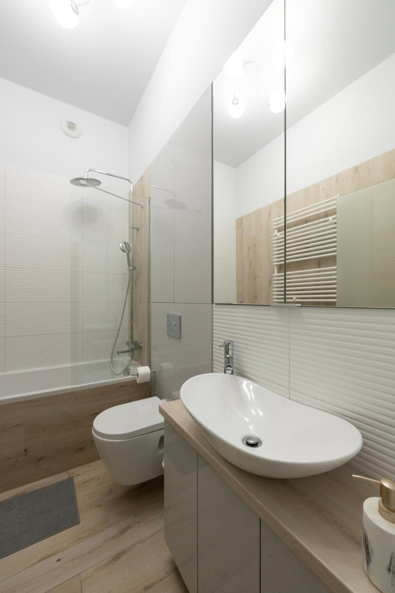 Apartment Luxury Retreat Centrum Wiszace Ogrody Freeparking Lodz (Lodz)